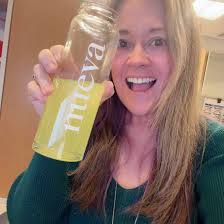 I am gifting samples of our nitric oxide water! Comment WATER ⬇️ If you are  the last person to comment WATER before I say NUEVA you get a 🆓 sample !  This