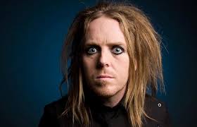 Tim minchin — airport piano 03:53. Tim Minchin Slams Pence And Trump Joining Hamilton Cast Daily Review Film Stage And Music Reviews Interviews And More