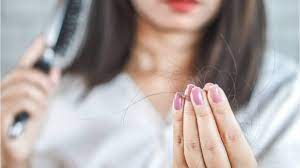 Wearing a hat can temporarily solve the issue, while keeping you toasty, but your hat may not have your hair's long term interests at heart. Reality Check Does Wearing A Hat Cause Hair Loss National Globalnews Ca