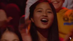 Is this Lola from fuller house in the audience in voice of the kids! :  r/fullhouse