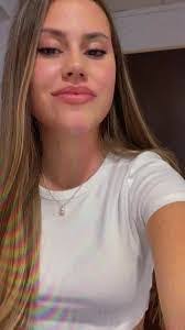 Lorena Puentes's Instagram, Twitter & Facebook