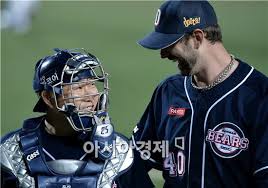 더스틴 데이비드 니퍼트 ( dustin david nippert, 1981년 5월 6일 ~ )는 미국 출신의 야구 선수이자, 전 kbo 리그 두산 베어스, kt 위즈 의 투수 이다. í¬í†  ë‹ˆí¼íŠ¸ ì–'ì˜ì§€ ë°°í„°ë¦¬ ì—°ì¸ ê°™ì€ ì•„ì´ì»¨í… ì•„ì‹œì•„ê²½ì œ