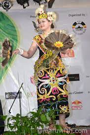 Jun 08, 2016 · cabaran etnik di malaysia 1. Orang Ulu Sp1 Maruwiah Ahmat