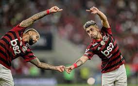 Hoje, no #tbtdosflamiguinhos, vamos relembrar a música sítio do galinho, que conta com a participação especial do ídolo zico assista essa homenagem dos @flamiguinhos ao lendário e multicampeão time. Hoje Tem Flamengo Torcedores Celebram Volta Dos Jogos Do Clube Lance