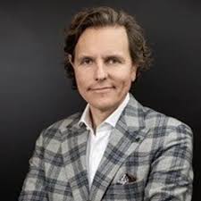 9 Leaders Share Their Top Business Negotiation Strategies