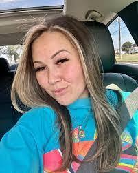 Tabitha Perdue's Instagram, Twitter & Facebook