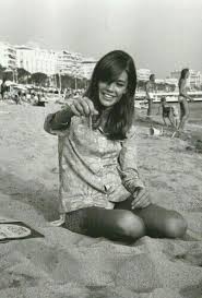 Her father left when she was very young and her mother, who worked as an accountant's assistant. 200 Francoise Ideas Francoise Hardy Style Icon Style Icons