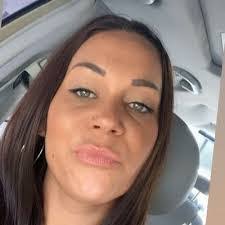 Alicia Nicely's Instagram, Twitter & Facebook