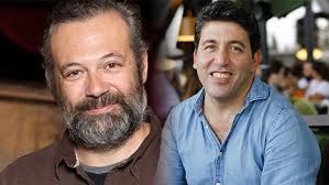 Levent üzümcü, 6 temmuz 1972 tarihinde i̇zmir'de doğmuştur. Levent Uzumcu Den Carpici Mesaj Kultur Sanat Haberleri