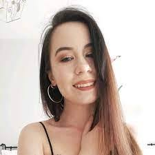 Anna Rosol's Instagram, Twitter & Facebook