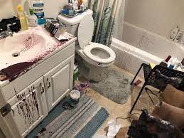 Dip the sponge in the hydrogen peroxide solution and apply to the hair dye stains in the sink. So My Bottle Hair Dye Just Exploded Wellthatsucks