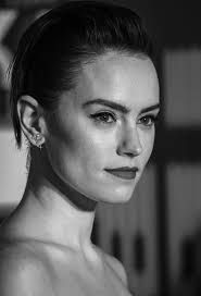 Daisy Ridley Photos Photos European Premiere Of Star Wars The Rise Of Skywalker Daisy Ridley Star Wars Daisy Ridley Daisy Ridley Hot