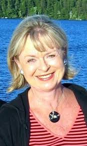 Melissa Stacey's Instagram, Twitter & Facebook