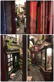 Calle Con Libreria Inspirada En Harry Potter En 2020 Puertas De Hadas Casas De Munecas Rincones De Libros