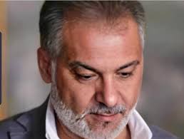 وذكرت مصادر اعلامية ان حاتم علي توفي بشكل مفاجئ، فيما رجحت الانباء انه تعرض الى ازمة قلبية ادت الى وفاته. 5sthjswsczupbm