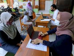 Berikut ini syarat ppdb online 2021 yang perlu diketahui untuk jenjang smp:. Pengumuman Seleksi Ppdb Sman Dan Smkn Tahap Ii Bisa Dicek Di Ppdb Disdik Sumutprov Go Id Sumut Indozone Id