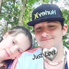 Michelle Moorefield's Instagram, Twitter & Facebook