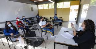 Al presentar el plan jalisco 2021 ante la pandemia, adaptación, convivencia y responsabilidad social, enrique alfaro reconoció que, si bien anna bárbara casillas, coordinadora estratégica de desarrollo social de jalisco, reiteró que no existen condiciones para el regreso a clases presenciales en. Ninos Vuelven A Las Aulas En Jalisco Tras Un Ano De Clases En Linea