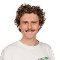 Leonard Schuster's Instagram, Twitter & Facebook