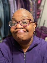 Carolyn Brackin's Instagram, Twitter & Facebook