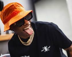 He worked with banky w., skales, shaydee and niyola to record e.m.e's compilation album empire mates state of mind (2012). Barcelona Ex Arsenal Stars Hail Wizkid S Virtual Youtube Performance The Africa Channel