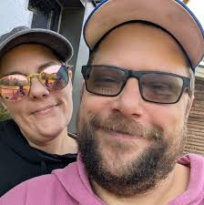 Wow line 2 is much warmer than line 1. Why is there little to no heat