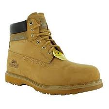 Work boots are a necessity in harsh working conditions. These Are The 10 Best Safety Boots In The Uk 2021