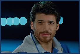 Hangimiz sevmedik dizisi final yaptıktan hemen sonra dolunaya başladım. Can Yaman Dolunay Gif Canyaman Dolunay Feritaslan Discover Share Gifs