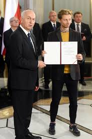 29,060 likes · 10,346 talking about this. Posel Franciszek Sterczewski Przyszedl Do Sejmu W Znoszonych Sportowych Butach