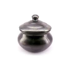 The clay pots are fragile yet beneficial as you have seen. Round 1 Litre Black Clay Pot For Cooking Rs 310 Piece The Folklore Collective Id 22692884473