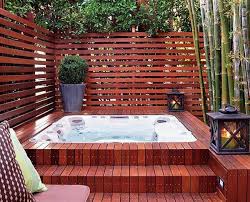 Seltsame zahlencodes auf dem whirlpool gerät. 1001 Beispiele Fur Moderne Gartengestaltung Whirlpool Deck Whirlpool Garten Hot Tub Privacy
