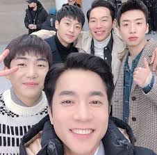 Crash landing on you is a 2019/2020 korean drama about a north korean officer who is hiding a south korean woman. Image Shared By Cha Fung Find Images And Videos About Kdrama Crash Landing On You And Yoo Su Bin On We Heart Kim Young Min Kdrama Actors Korean Drama Movies