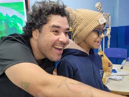 Que dia mais lindo. Visitei a @emebpedradecarvalho para conversar com meus  leitores dos 3° e 5° anos e foi um encontro mágico. Turma toda afiadíssima  no universo de Tibor Lobato e Mapin