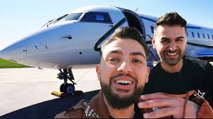 His businesses are mainly in marketing and online merchandising, including sukar.com, which was acquired by souq.com, which was then acquired by amazon for $580 million. 1 Tag Mit Selfmade Milliardar Im Privat Jet Vlog Mit Saygin Yalcin Younes Jones Youtube