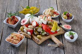 Hierzulande besonders beliebt sind griechische rezepte wie gyros, tzatziki, souvlaki oder moussaka. Griechische Kuche Das Schmeckt Nach Urlaub Desired De