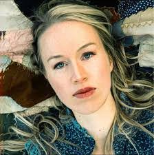 Gina Binkley's Instagram, Twitter & Facebook