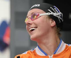 🥈 4x100 medley relay at Dutch Nationals, and no this isn't a comeback 😂  as long as I enjoy it I will keep swimming with my club team in Amsterdam  @dedolfijn_wedstrijdzwemmen !!