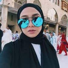 Tak salah untuk maskulin katakan bahawa inilah cermin mata hitam paling ikonik di kalangan lelaki terdapat di pasaran. 97 Best Beautiful Hijab Girl Ideas Beautiful Hijab Girl Beautiful Hijab Hijab