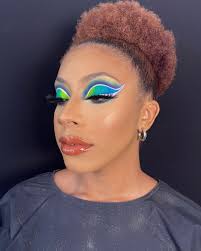 Quieres aprender a maquillarte o maquillar a otros de manera profesional?  Ahora es tu oportunidad!🪞 En la fecha y horario de tu preferencia según  disponibilidad y lo mejor de todo es que