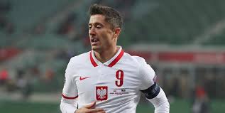 The rich lifestyle of lewandowski 2020 robert lewandowski is a polish professional footballer am samstag präsentierte der fc bayern vor ausverkauften haus in der allianz arena sein team für. Robert Lewandowski Ex Berater Von Sturmerstar In Polen Festgenommen Kolnische Rundschau