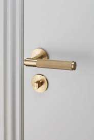 Only one handle in the set. Pin On Hardware