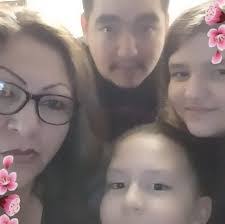 Thomas Hott's Instagram, Twitter & Facebook