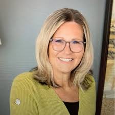 Deeni is coming “home” after having worked in Kenner LA back in 2005 as an  Executive Director.