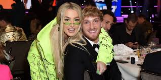 Tana Mongeau And Logan Paul Spotted Having Lunch Together In La Insider