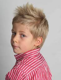 Che tu voglia un look disordinato, che ti faccia apparire come appena alzato dal letto, o dalle note punk rock, . Tagli Capelli Per Bambini Alla Moda Pagina 8