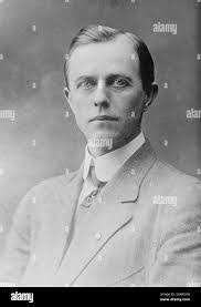 Pat Mcfarland's Instagram, Twitter & Facebook