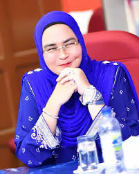 Tuan, pemberitahuan lawatan berilmiah ke perpustakaan awam negeri terengganu merujuk kepada perkara di atas, saya noraini binti ahmad @ muda, setiausaha program lawatan berilmiah. Bangganya Lima Menteri Dan Tiga Timbalan Menteri Wanita Antara Barisan Kabinet 2020 Hijabista