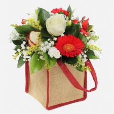 Online flower and gift delivery to ireland serviced by russianflora.com. Christmas Flowers The Perfect Christmas Flower Delivery To Usa