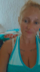 Candace Broughton's Instagram, Twitter & Facebook