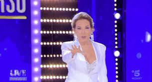 Realities, programas que te gustan, videos chistosos, películas, caricaturas y videojuegos, ¡diviértete! Live Non E La D Urso Streaming Live Diretta Tv Barbara Canale 5